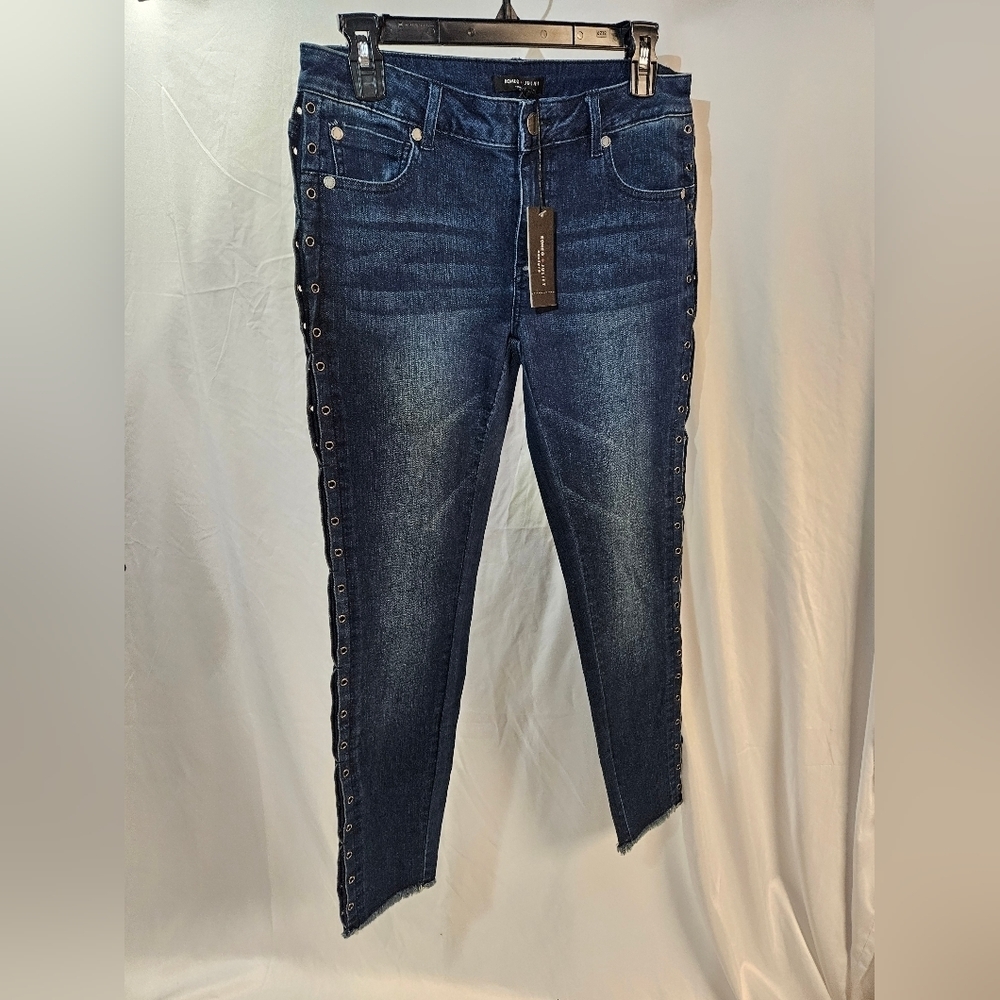 Romeo and Juliet Couture INDIGO Women's Grommet Side NWT Denim Jeans Medium